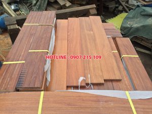 Thi công gỗ căm xe Lào