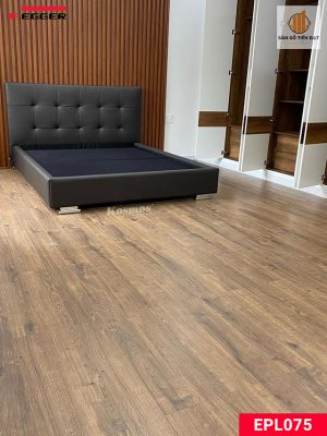 Thi công sàn gỗ công nghiệp Egger Aqua EPL075